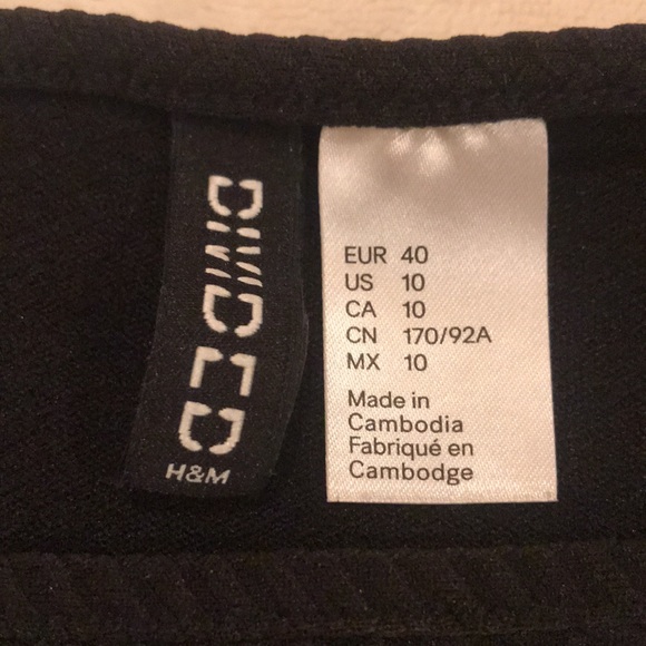 I am selling a black dress. - Picture 2 of 2